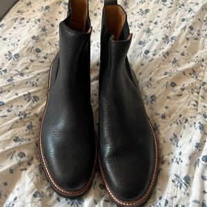 Madewell leather boots, never worn, 9.5 Chelsea Lug Sole